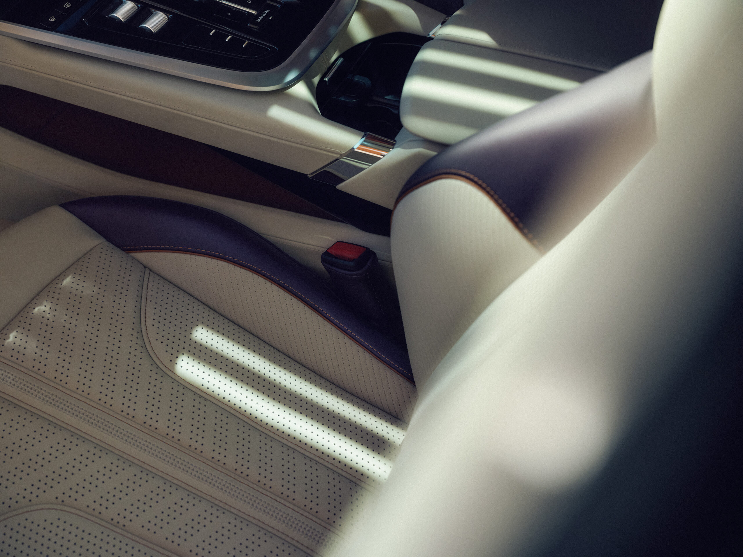 Aston Martin Front seats