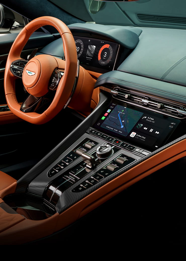 Aston Martin Apple CarPlay Ultra®