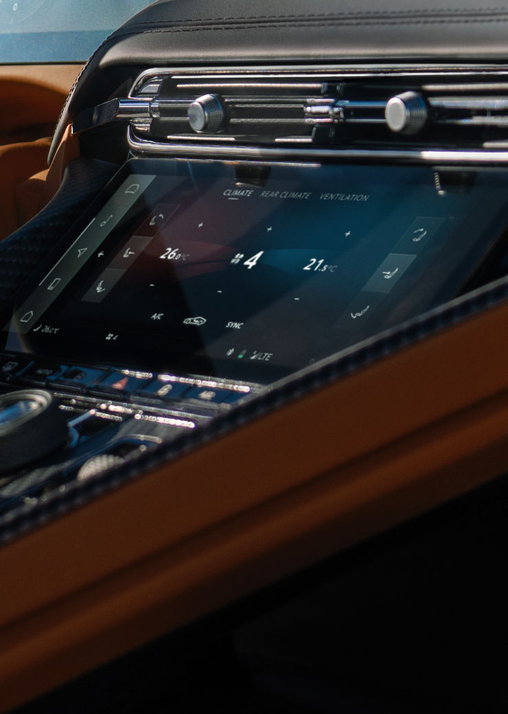 Aston Martin Touchscreen